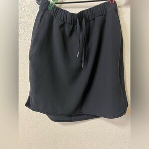 Lululemon On The Fly Skirt size 8 color black